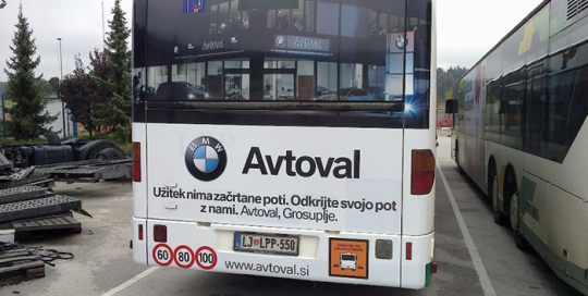 Werbung an Bussen | Sms Marketing d.o.o. | Werbung am hinteren Teil des Busses – Avtoval