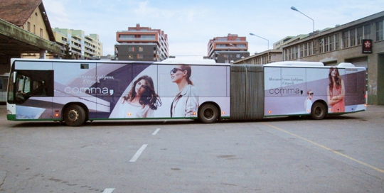 Oglaševanje na avtobusih | Sms Marketing d.o.o. | Oglas na avtobusu - celi avtobus - Comma