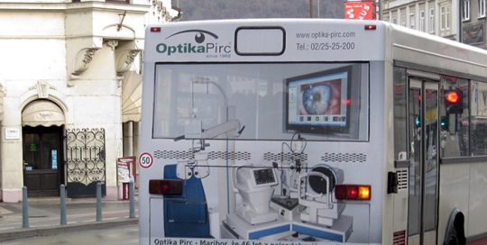 Werbung an Bussen | Sms Marketing d.o.o. | Werbung am hinteren Teil des Busses – Optika Pirc