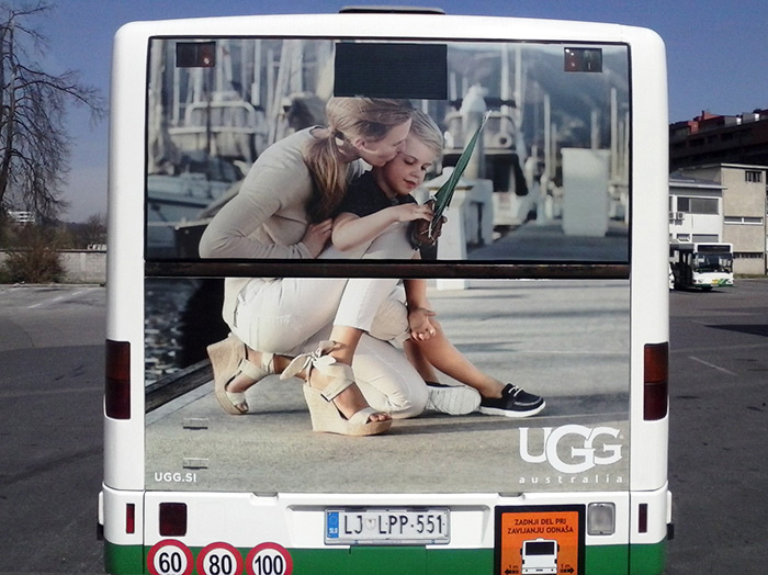 Oglaševanje na avtobusih | Sms Marketing d.o.o. | Oglas na zadnjem delu avtobusa - Ugg