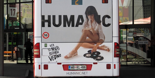 Werbung an Bussen | Sms Marketing d.o.o. | Werbung am hinteren Teil des Busses – Humanic