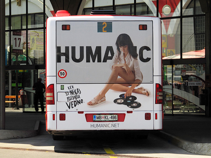 Oglaševanje na avtobusih | Sms Marketing d.o.o. | Oglas na zadnjem delu avtobusa - Humanic