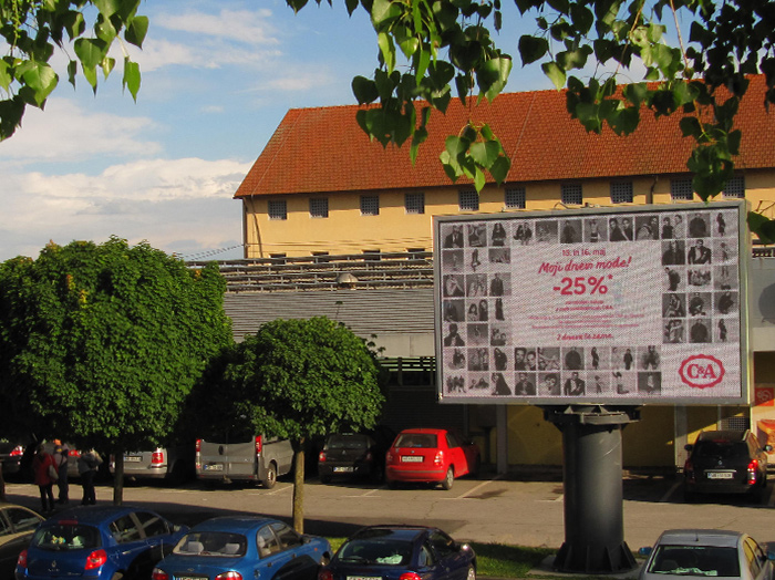 Oglaševanje na zunanjih oglasnih površinah | Sms Marketing d.o.o. | Oglas na digitalnem zaslonu - C&A