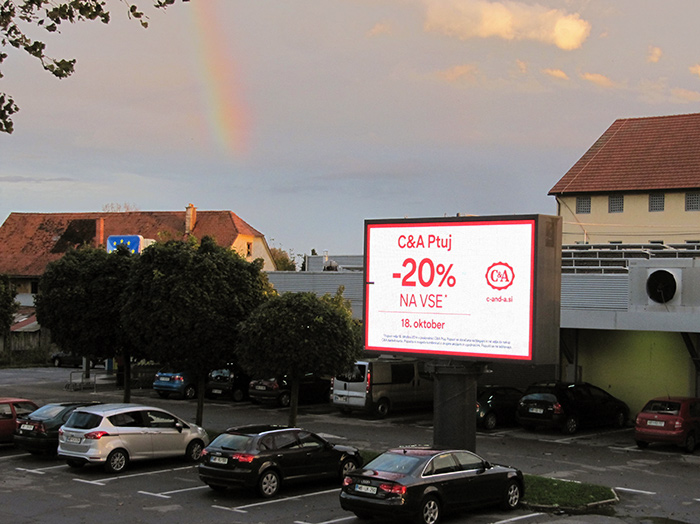 Oglaševanje na zunanjih oglasnih površinah | Sms Marketing d.o.o. | Oglas na digitalnem zaslonu - C&A