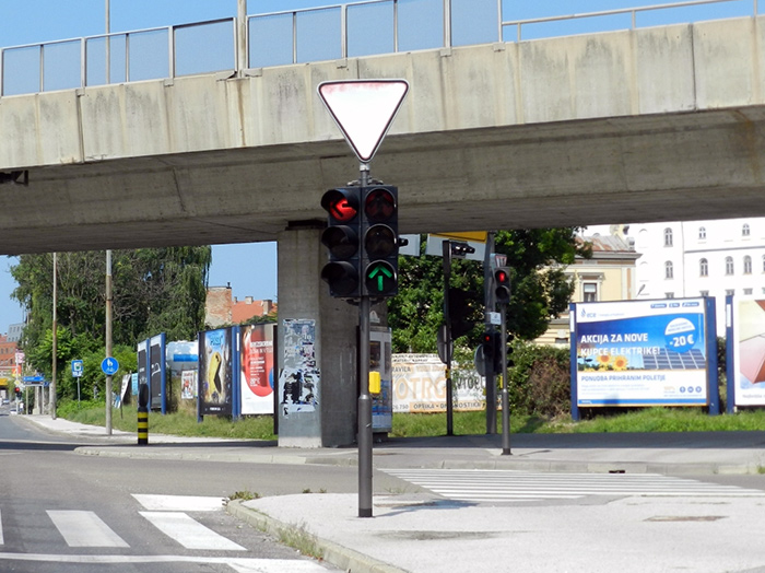 Oglaševanje na zunanjih oglasnih površinah | Sms Marketing d.o.o. | Oglas na jumbo plakatu - ece