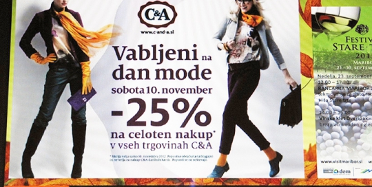 Oglaševanje v notranjosti avtobusa | Sms Marketing d.o.o. | Digitalni LCD oglas